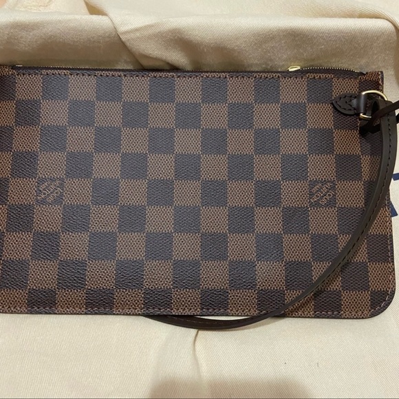 Like New Medium Louis Vuitton Neverfull MM Damier Ebene Canvas Tote In Cherry - Picture 12 of 16